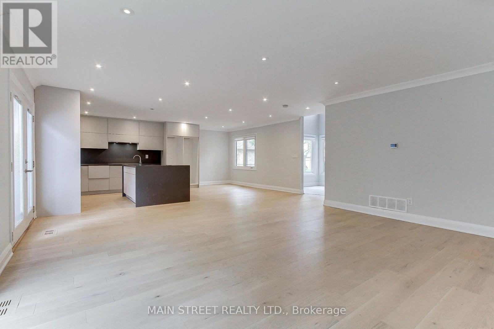 27 Murdock Avenue Property Photo 16