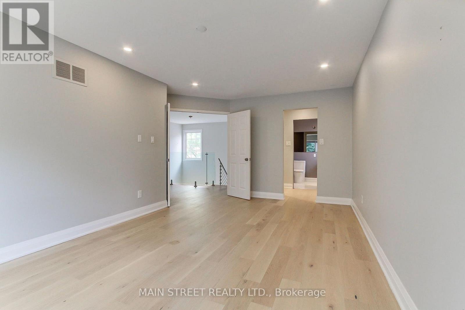 27 Murdock Avenue Property Photo 21