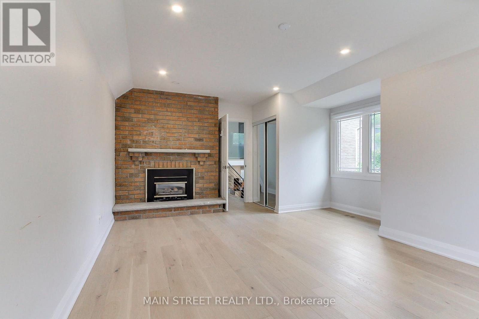 27 Murdock Avenue Property Photo 32