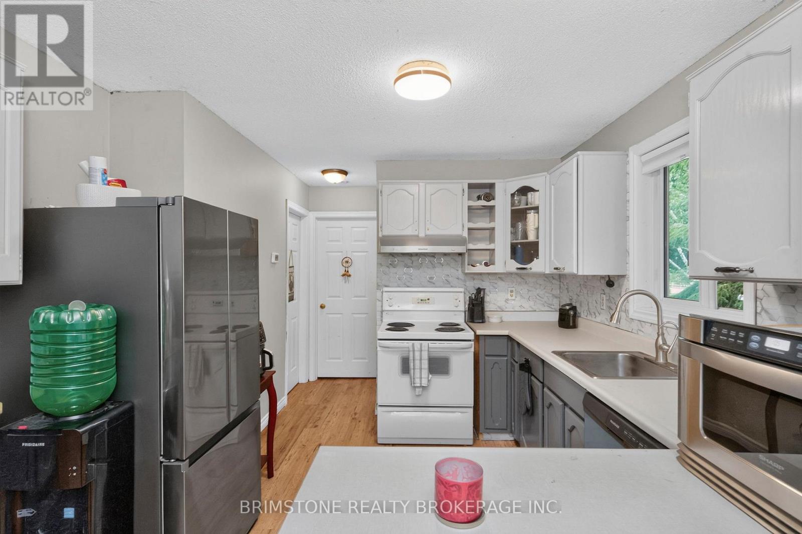 2693 25th Side Road Property Photo 8