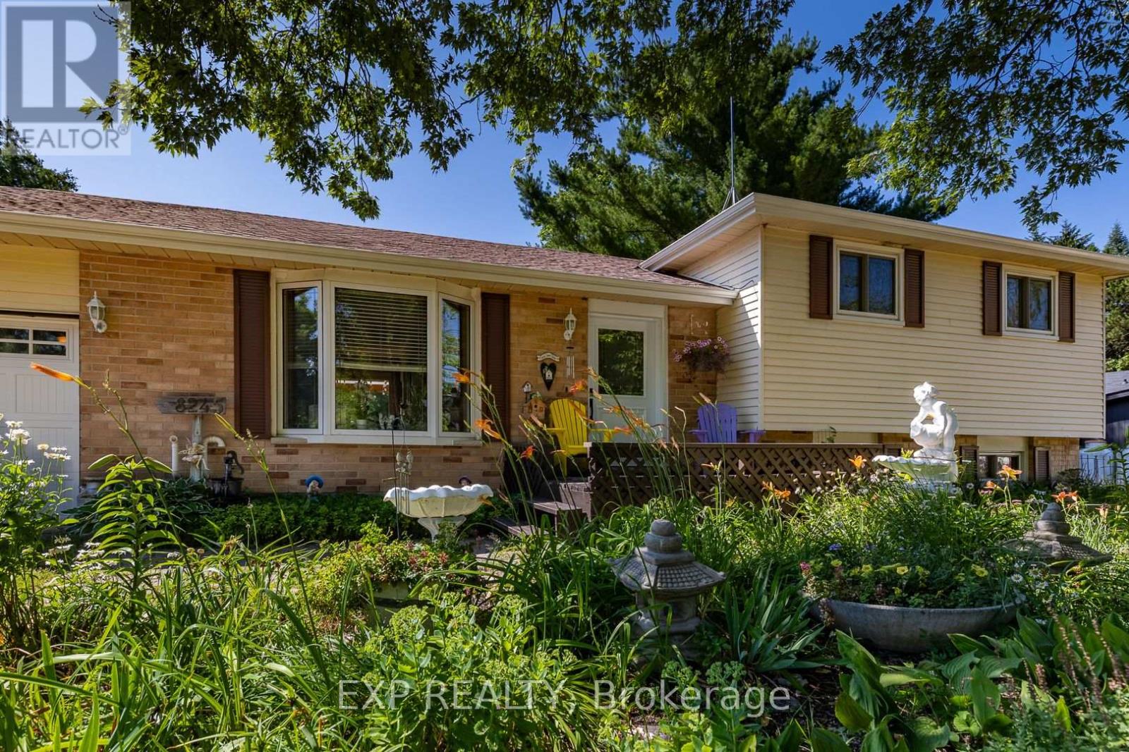 8245 Main Street Property Photo 2