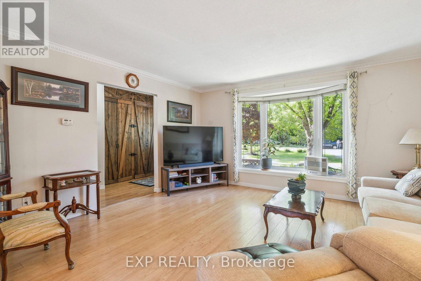 8245 Main Street Property Photo 7