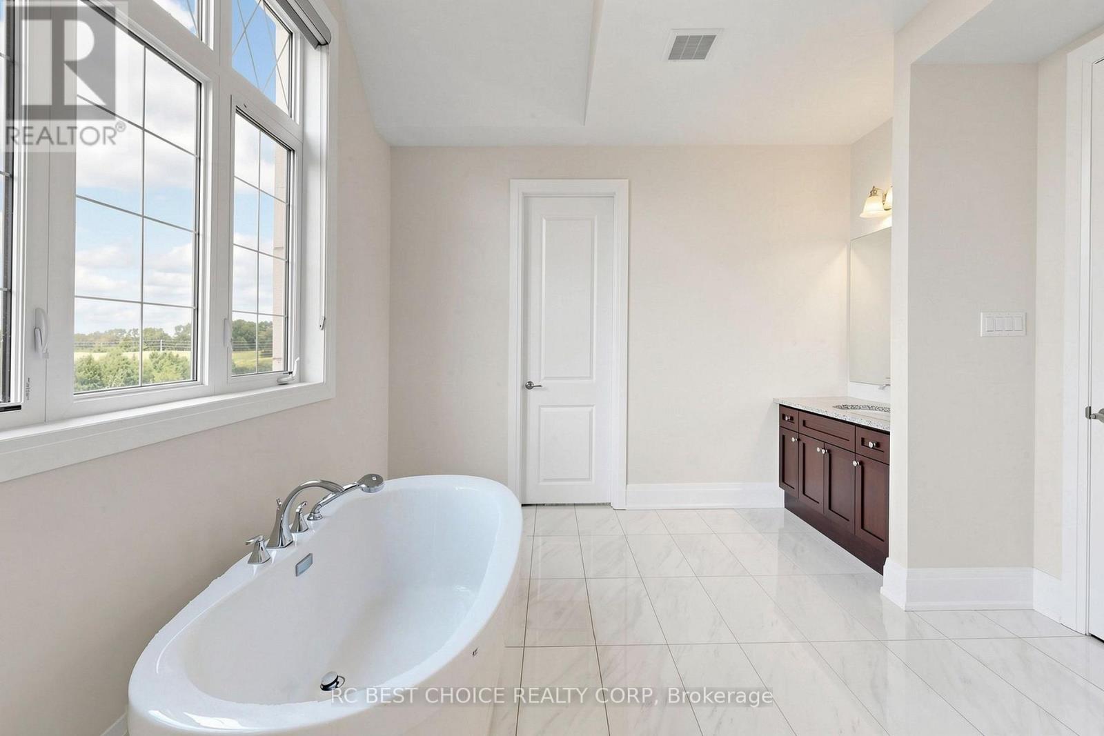 10 Ridgepoint Road Property Photo 32