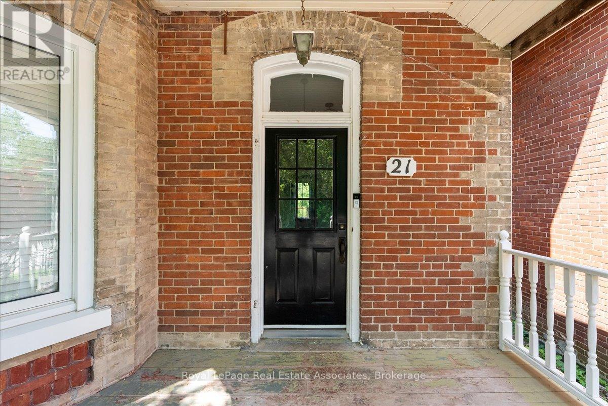 21 Peace Street Property Photo 3