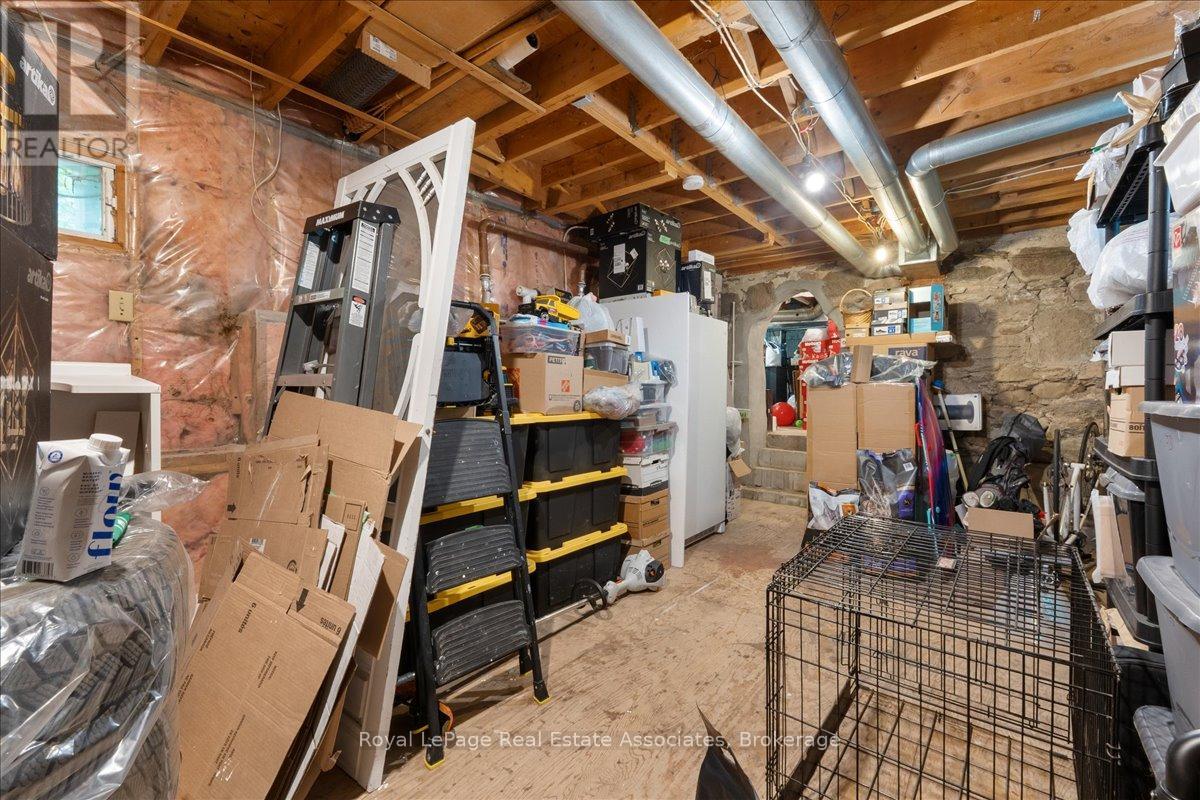 21 Peace Street Property Photo 32