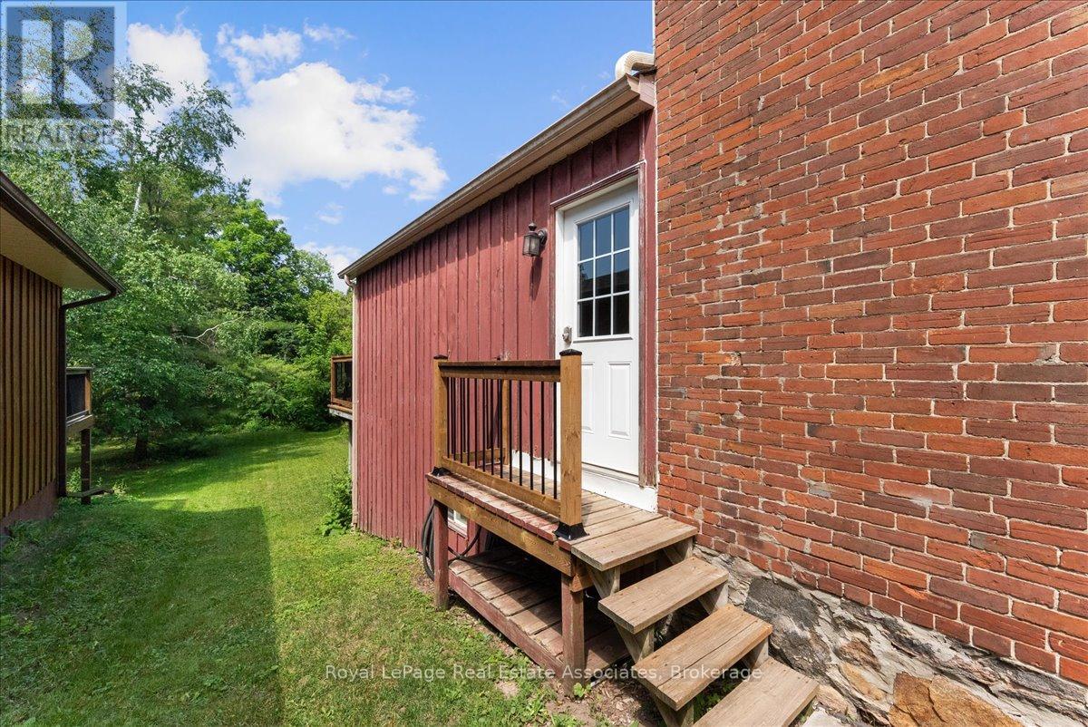 21 Peace Street Property Photo 36