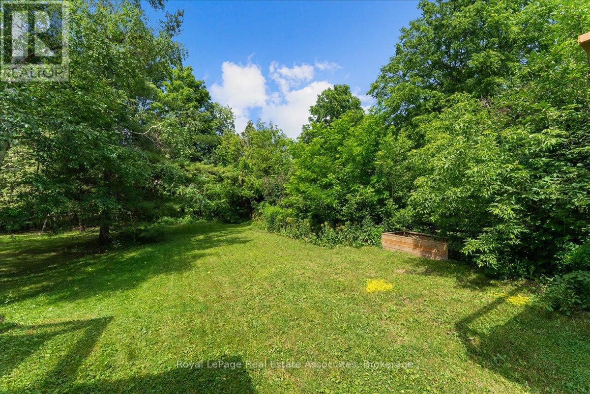 21 Peace Street Property Photo 38