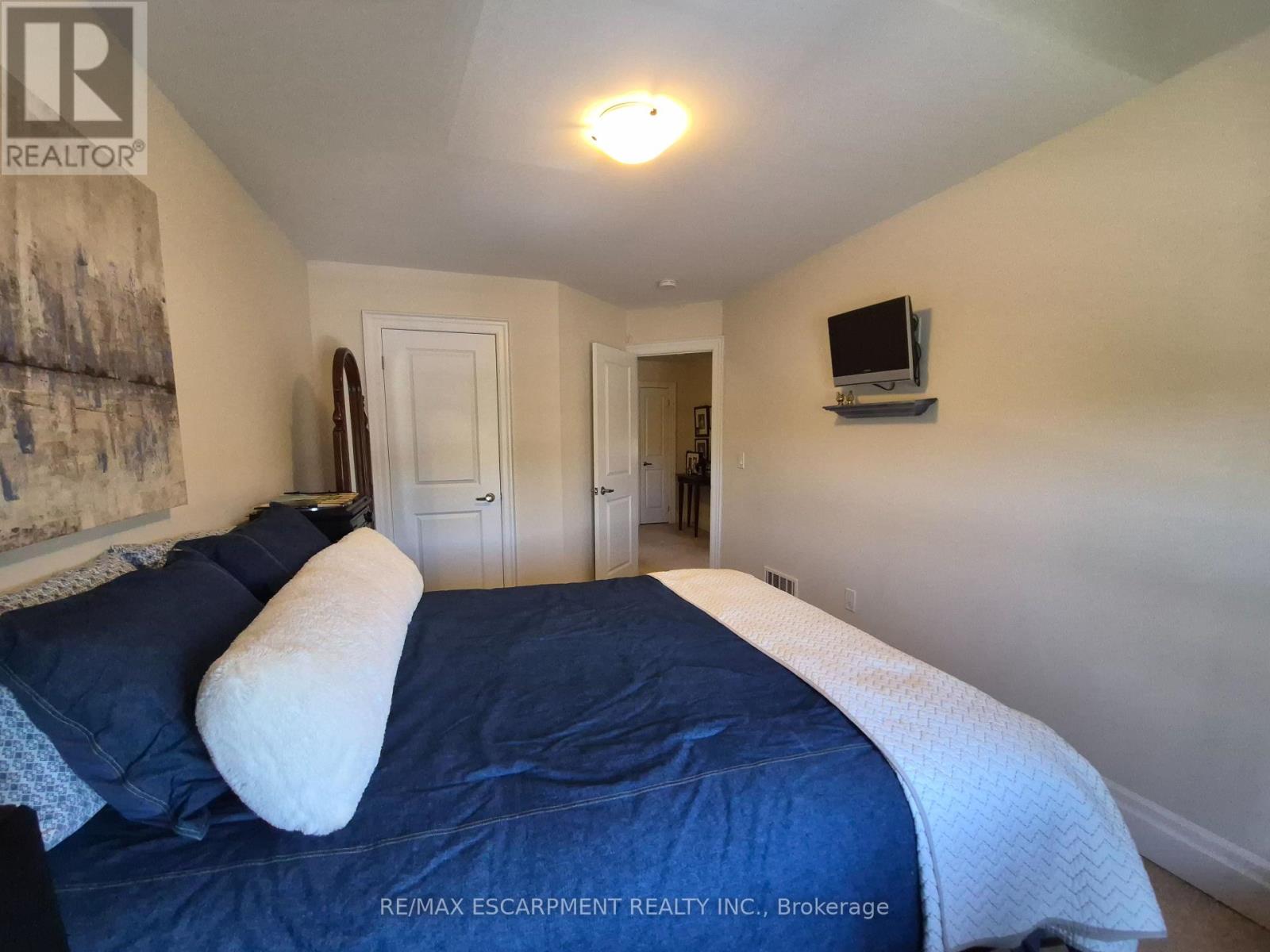 610 Sweetwater Crescent Property Photo 20