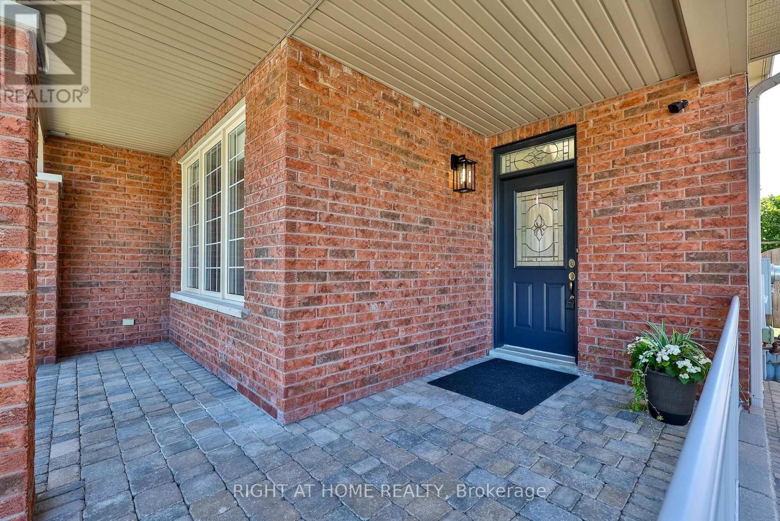 9 Grand Oak Drive Property Photo 4