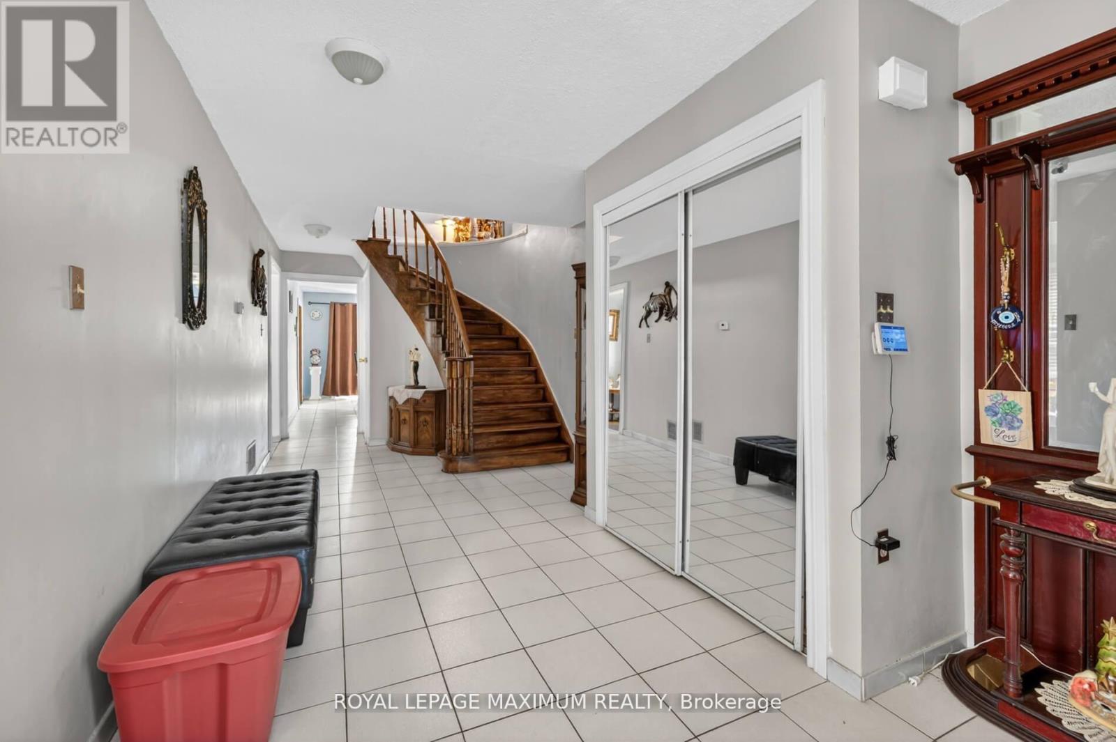 3 Muzzo Court Property Photo 5