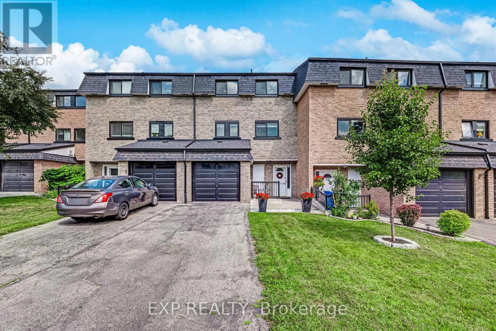 6 POPLAR CRESCENT Property Photo 1