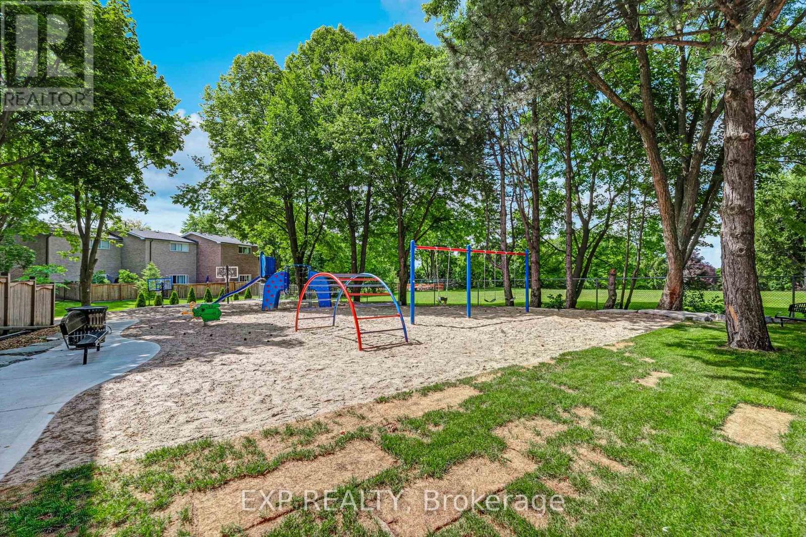 6 Poplar Crescent Property Photo 41