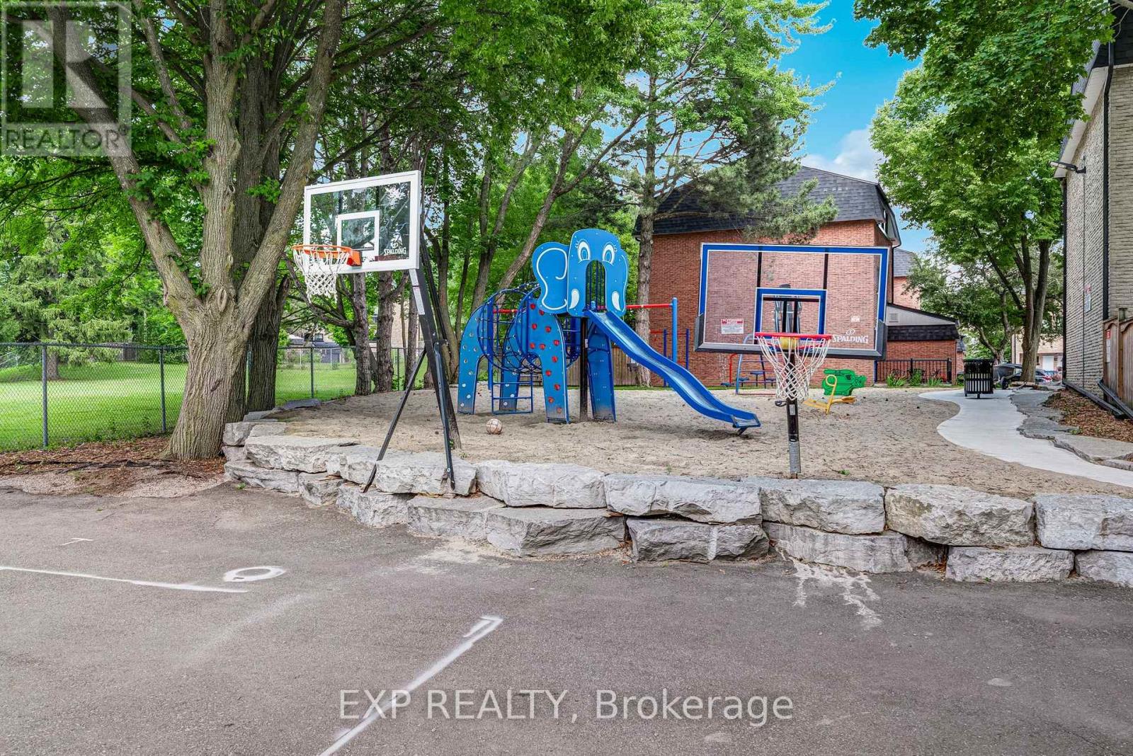 6 Poplar Crescent Property Photo 43
