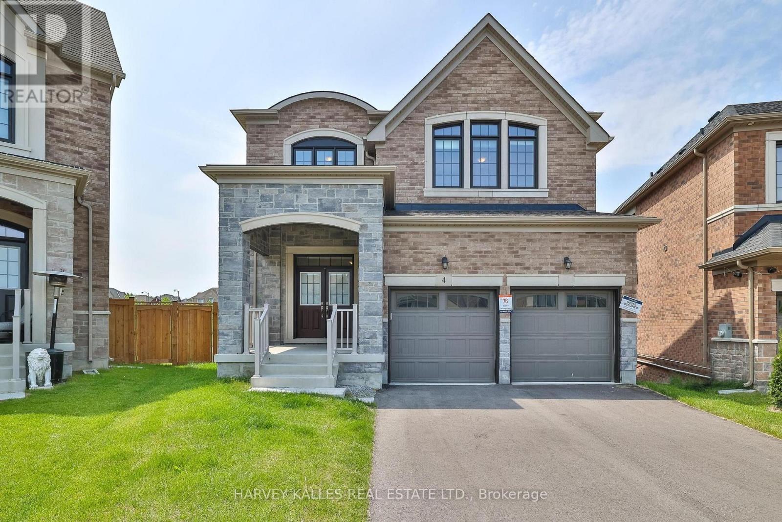 4 MEADOW VISTA CRESCENT Property Photo 1