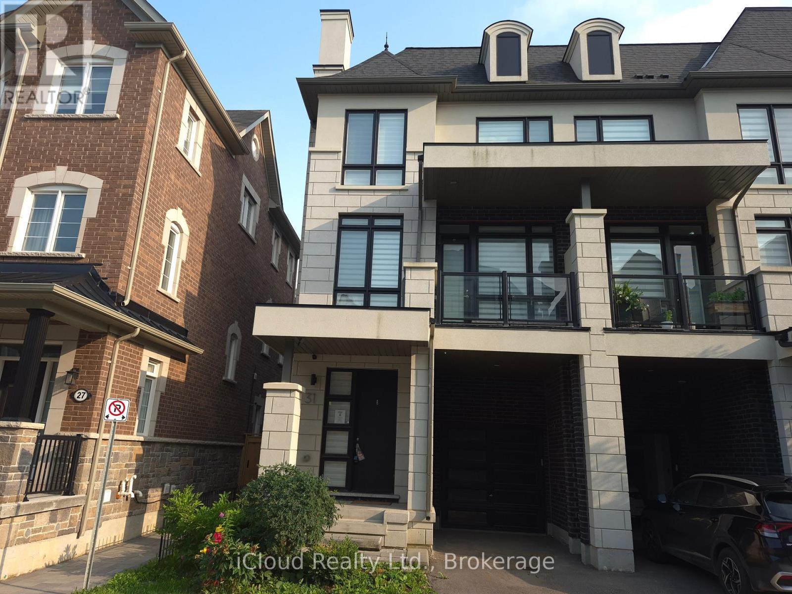 31 GLOBEMASTER LANE Property Photo 1