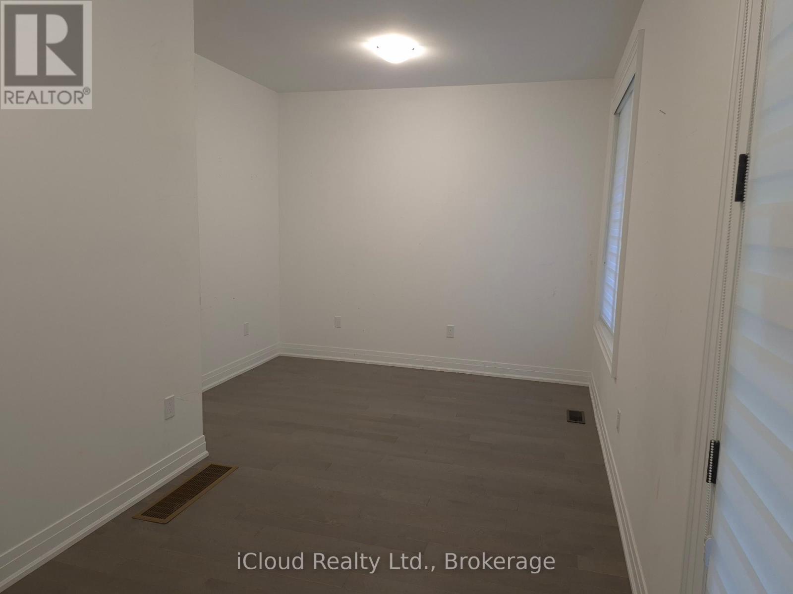 31 Globemaster Lane Property Photo 4