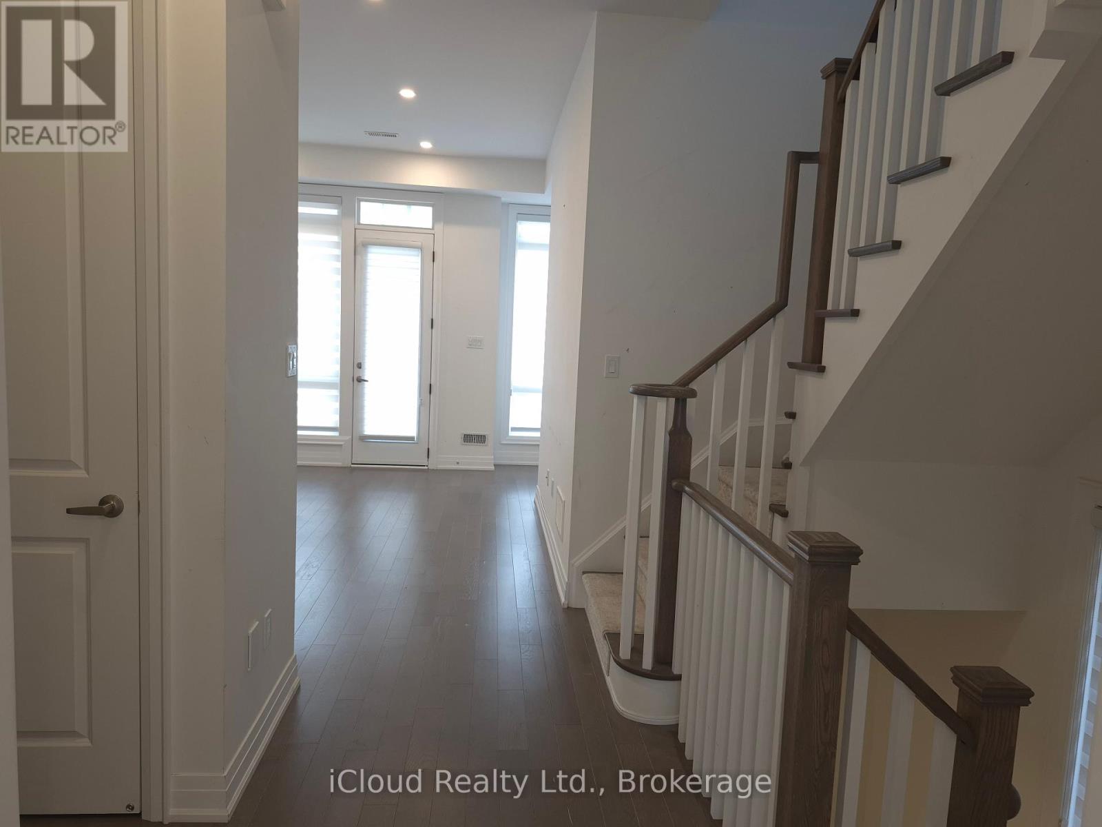 31 Globemaster Lane Property Photo 6