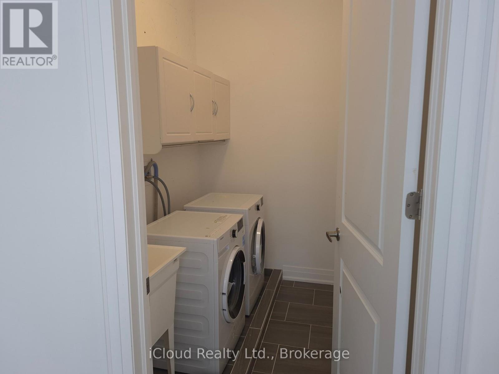 31 Globemaster Lane Property Photo 12