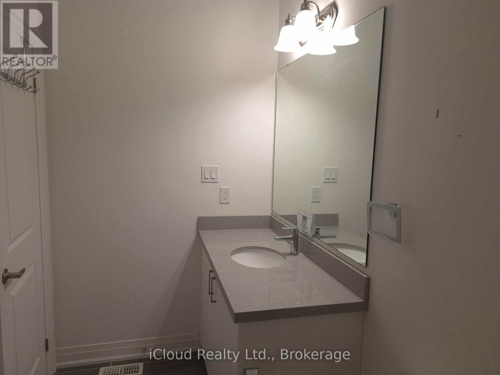 31 Globemaster Lane Property Photo 23