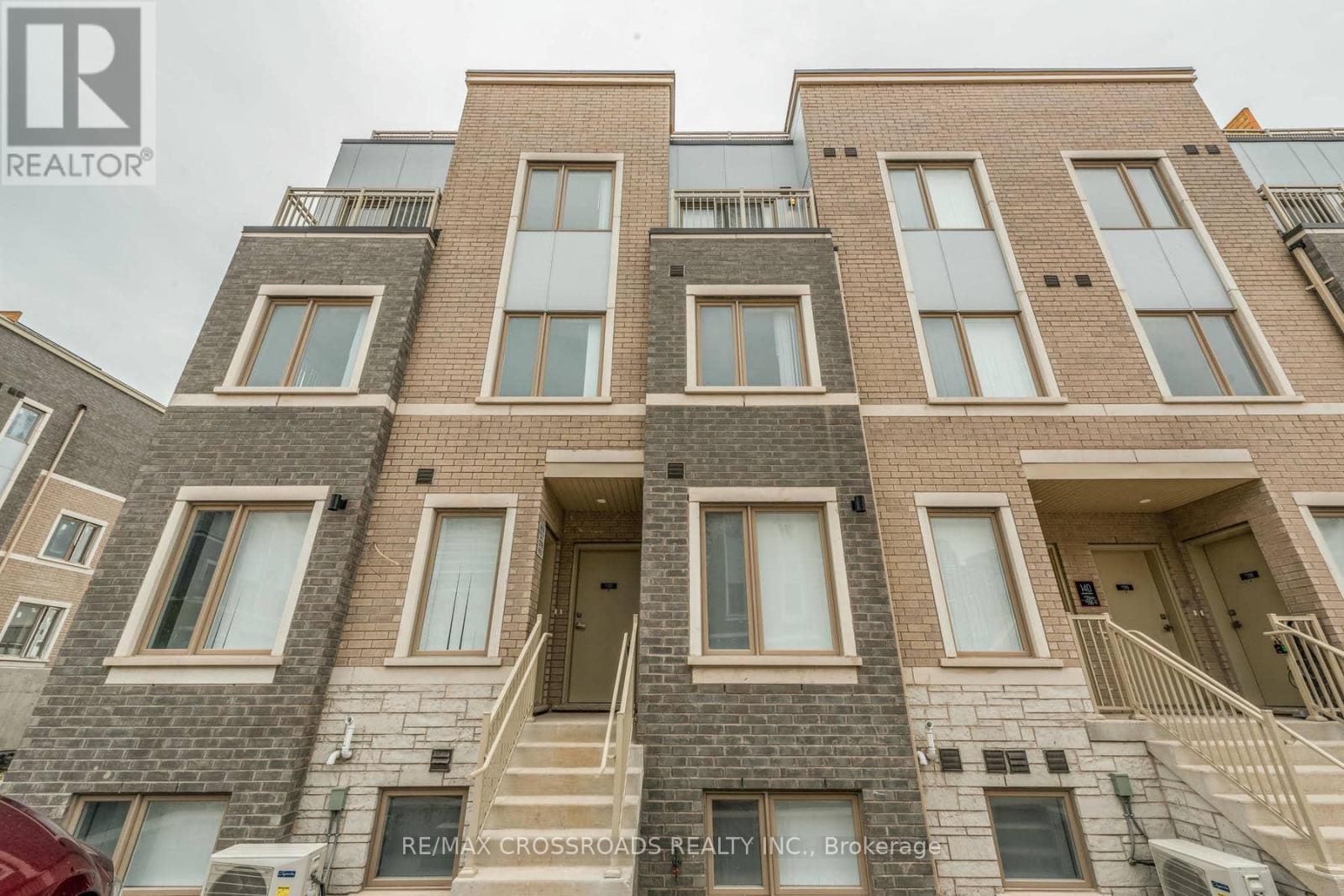 292 - 140 HONEYCRISP CRESCENT Property Photo 1