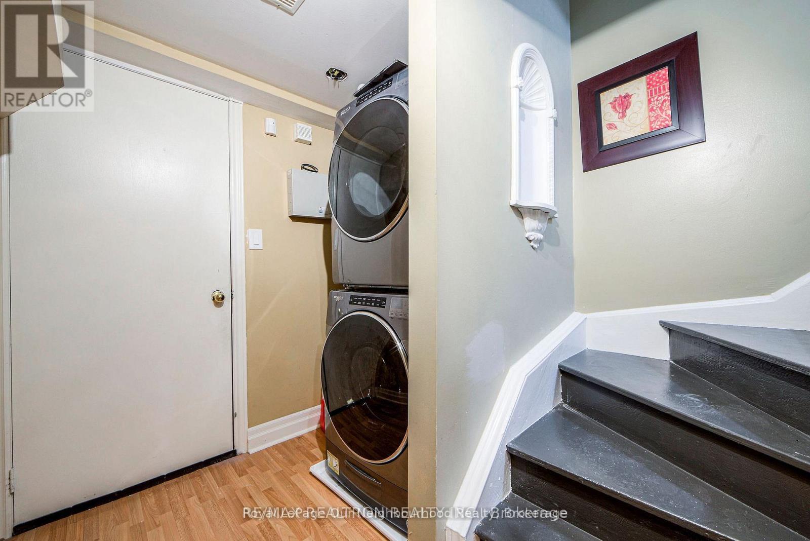 UPPER - 269 TREASURE ROAD E