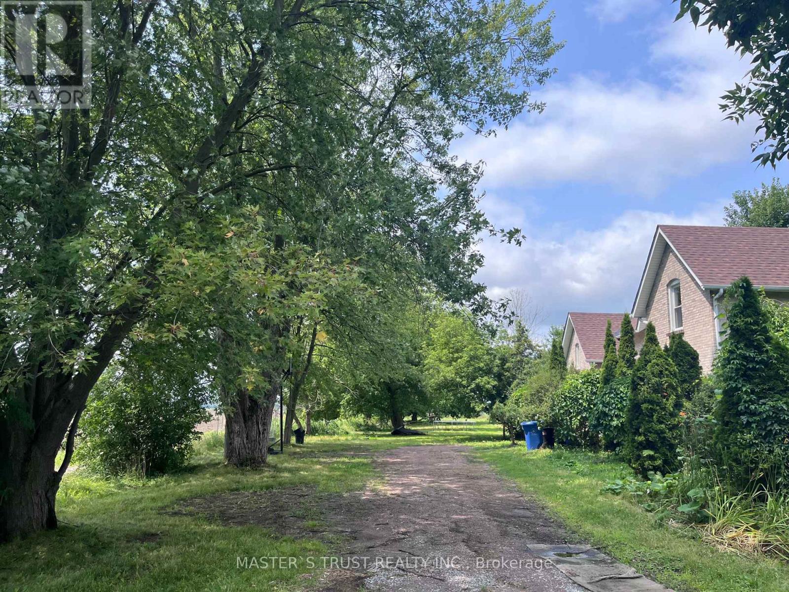 22156 Leslie Street Property Photo 5