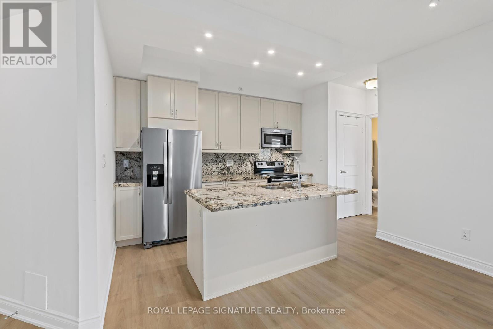 220 - 2396 Major Mackenzie Drive W Property Photo 4