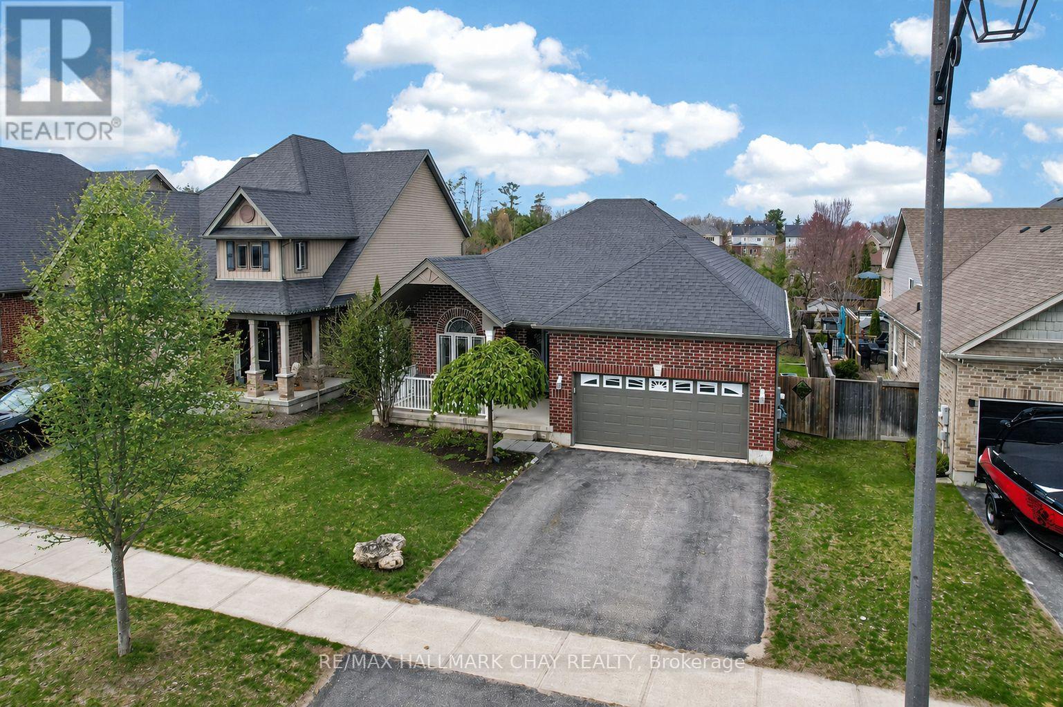 60 BROWNLEY LANE Property Photo 1