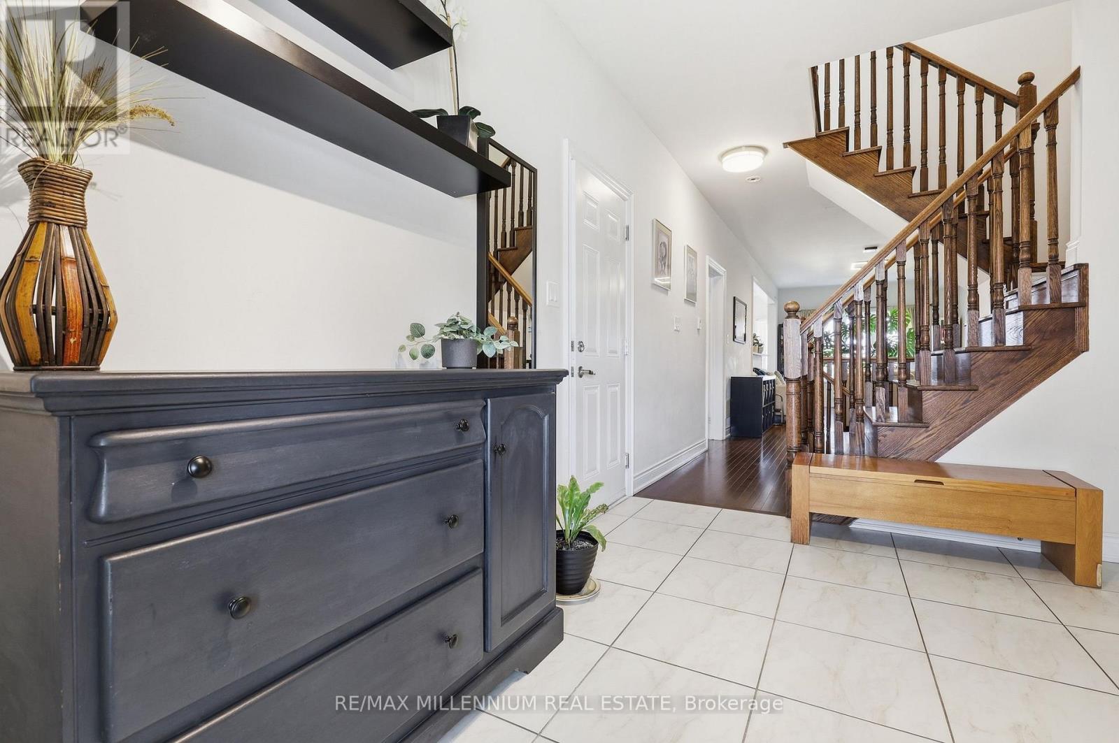 296 Miller Park Avenue Property Photo 4