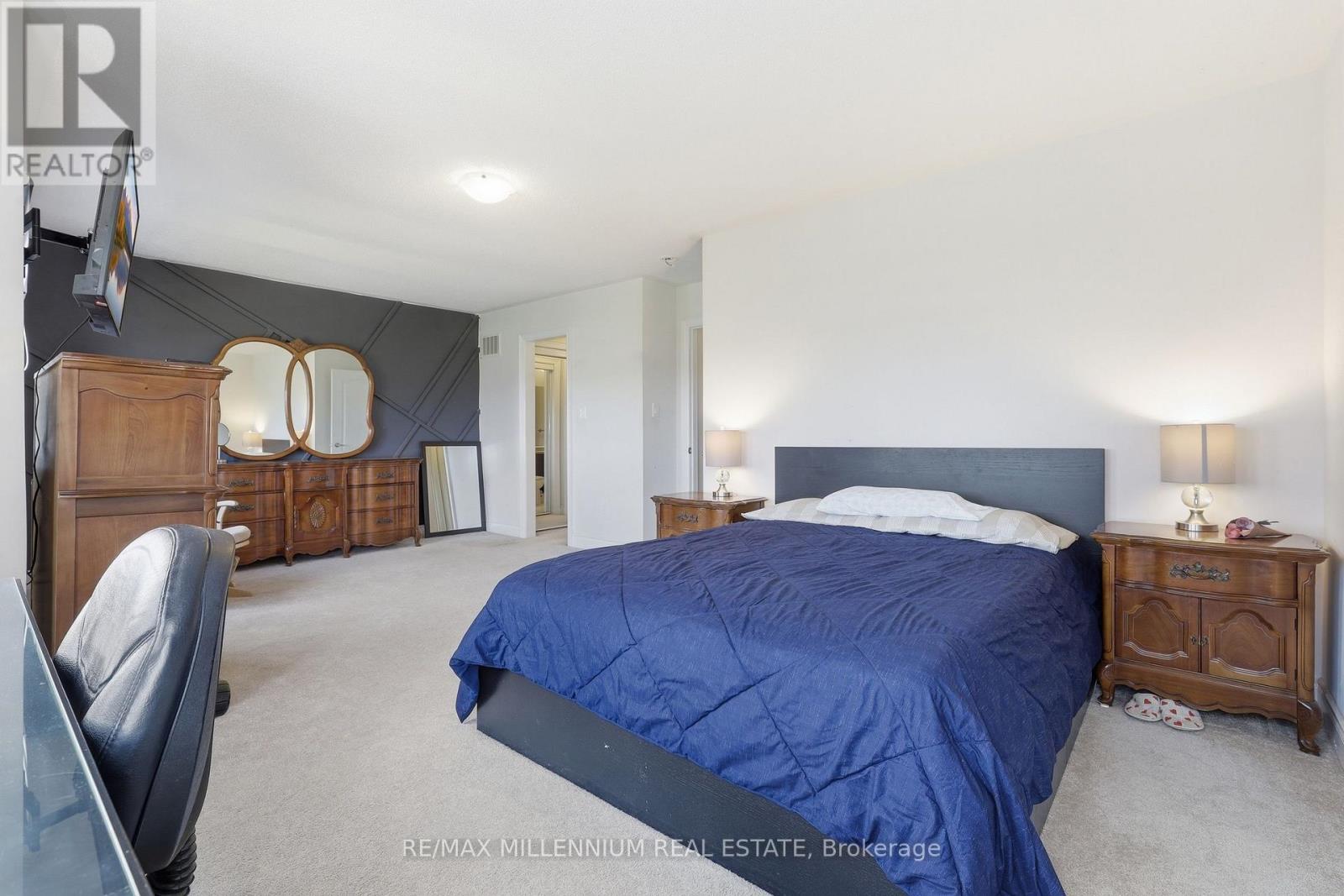 296 Miller Park Avenue Property Photo 14