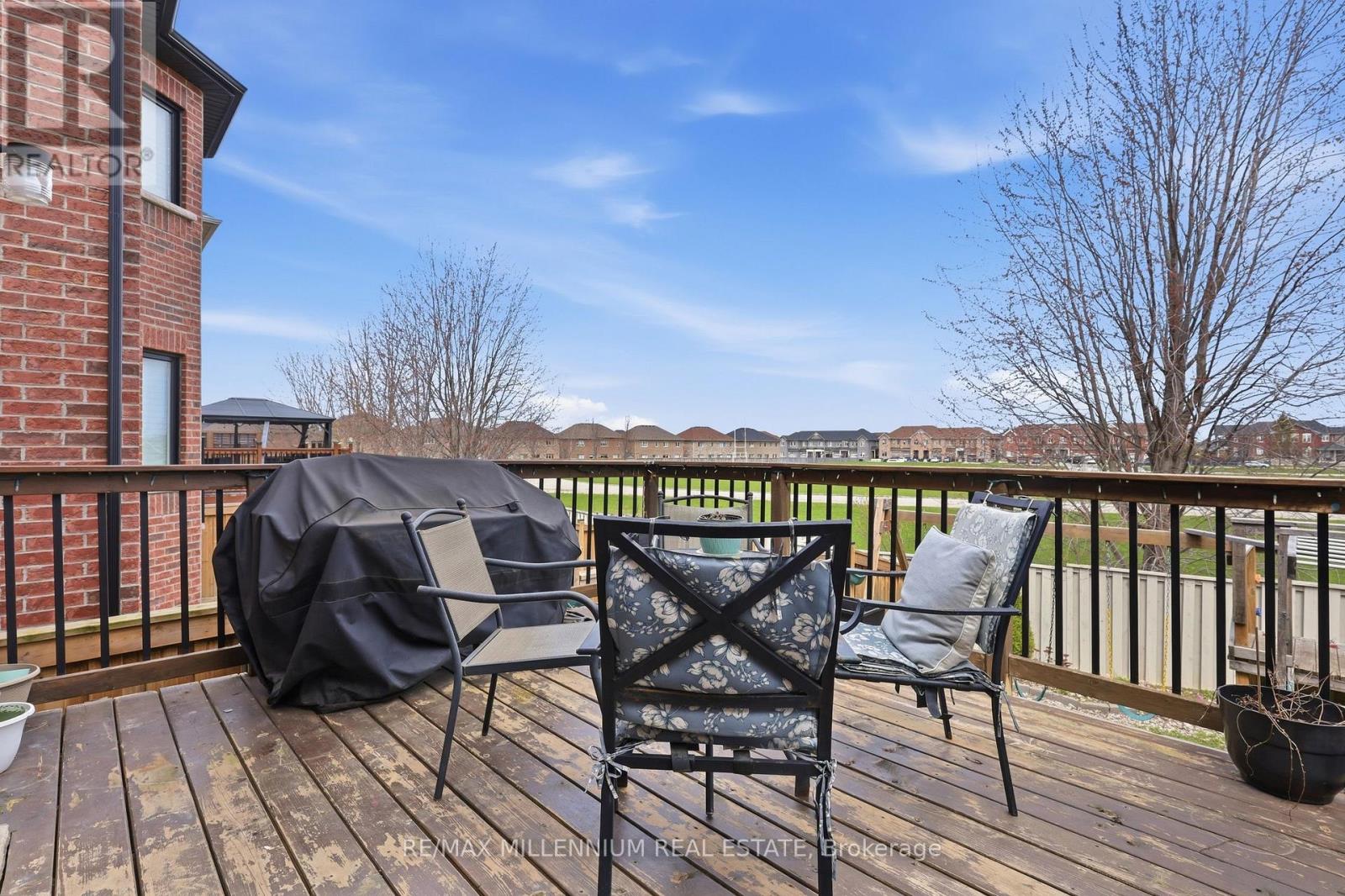 296 Miller Park Avenue Property Photo 23