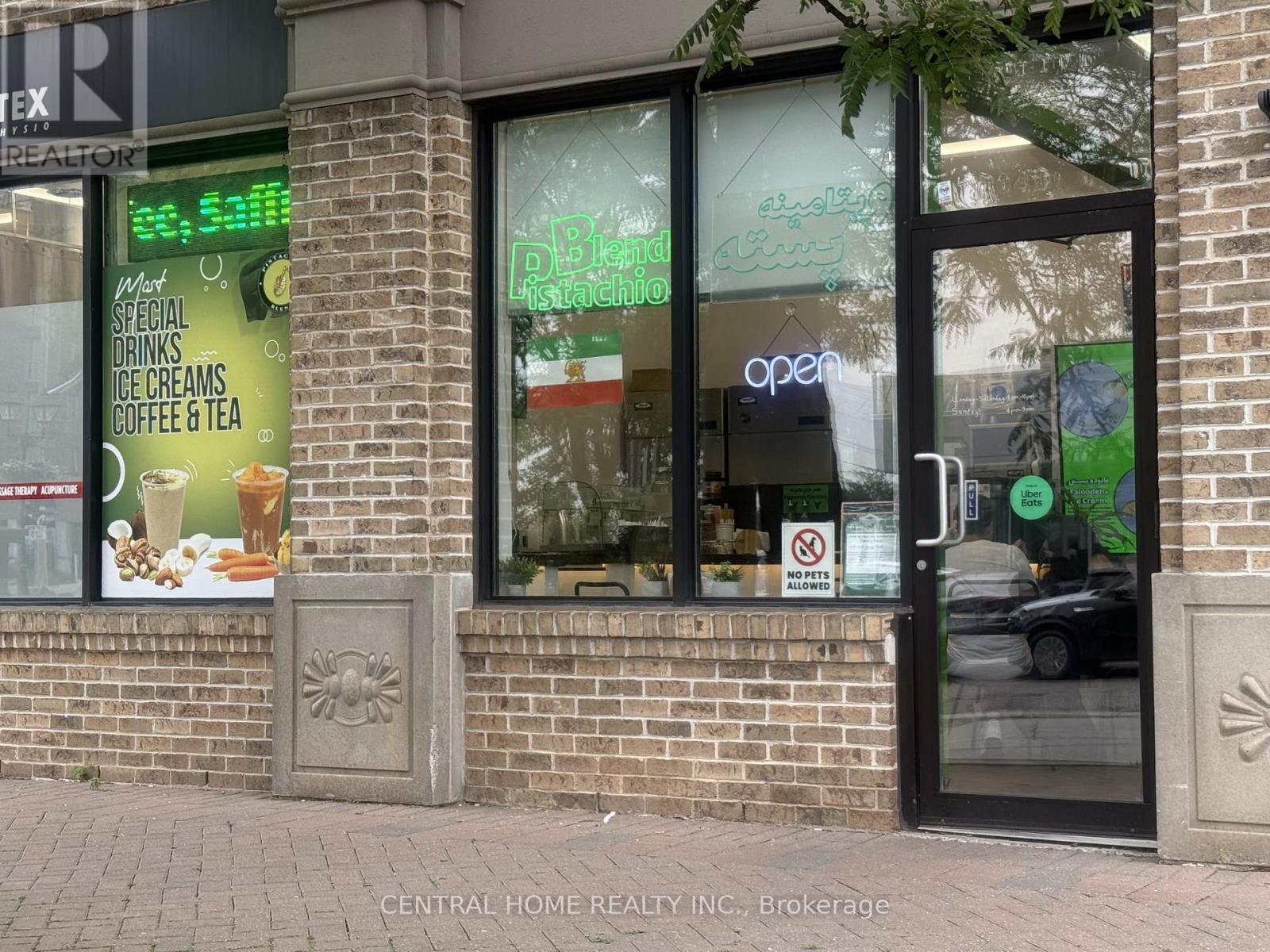 104 - 10376 Yonge St Property Photo 1