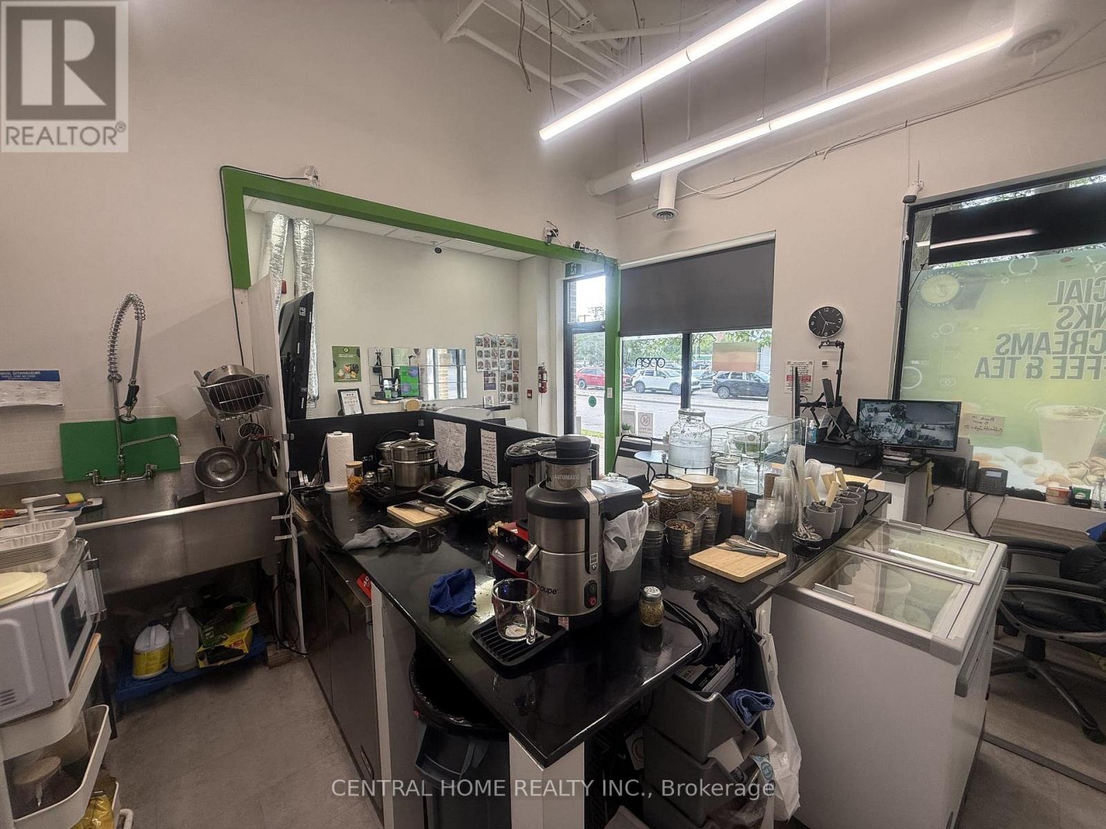 104 - 10376 Yonge St Property Photo 10