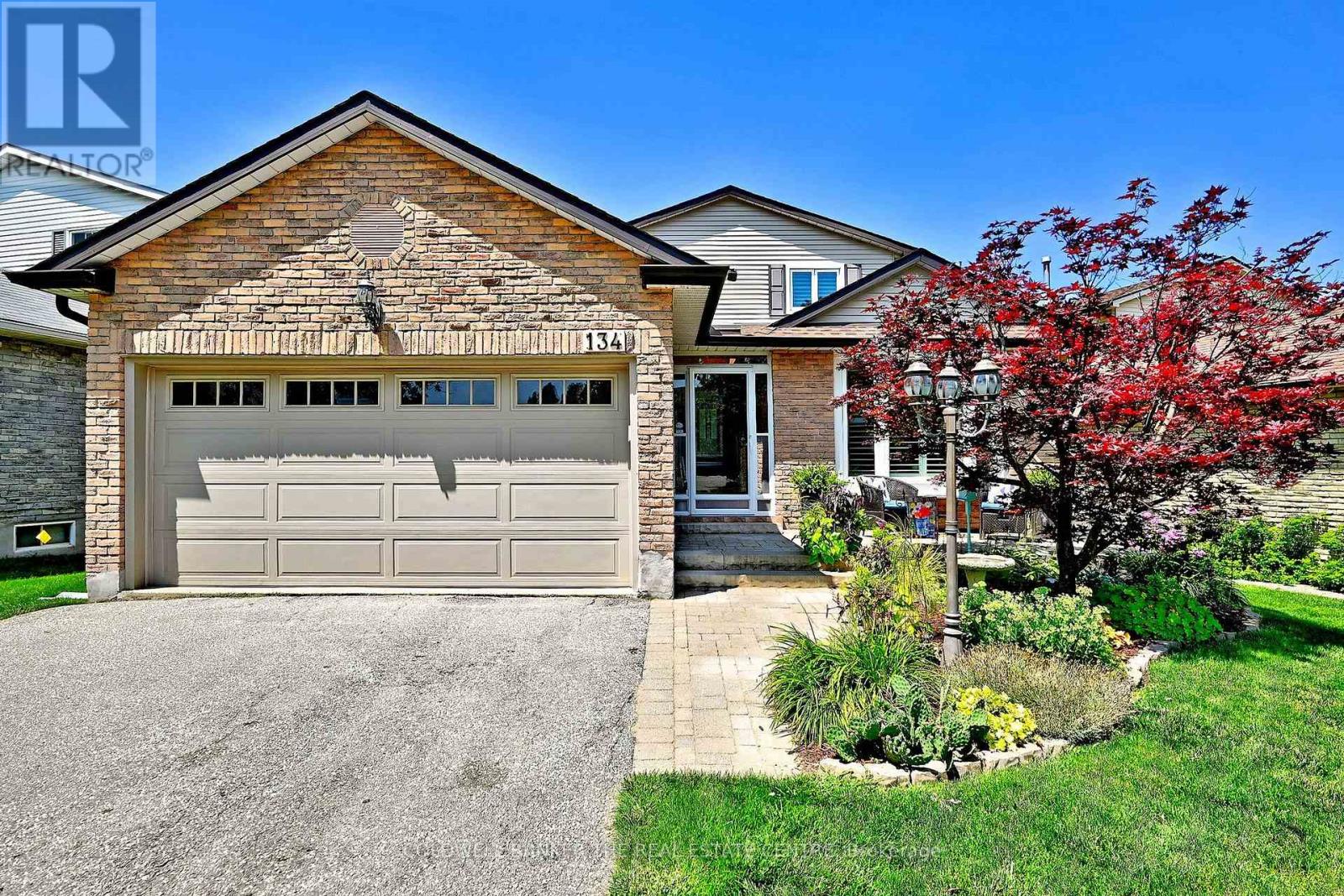134 HURON HEIGHTS DRIVE Property Photo 1