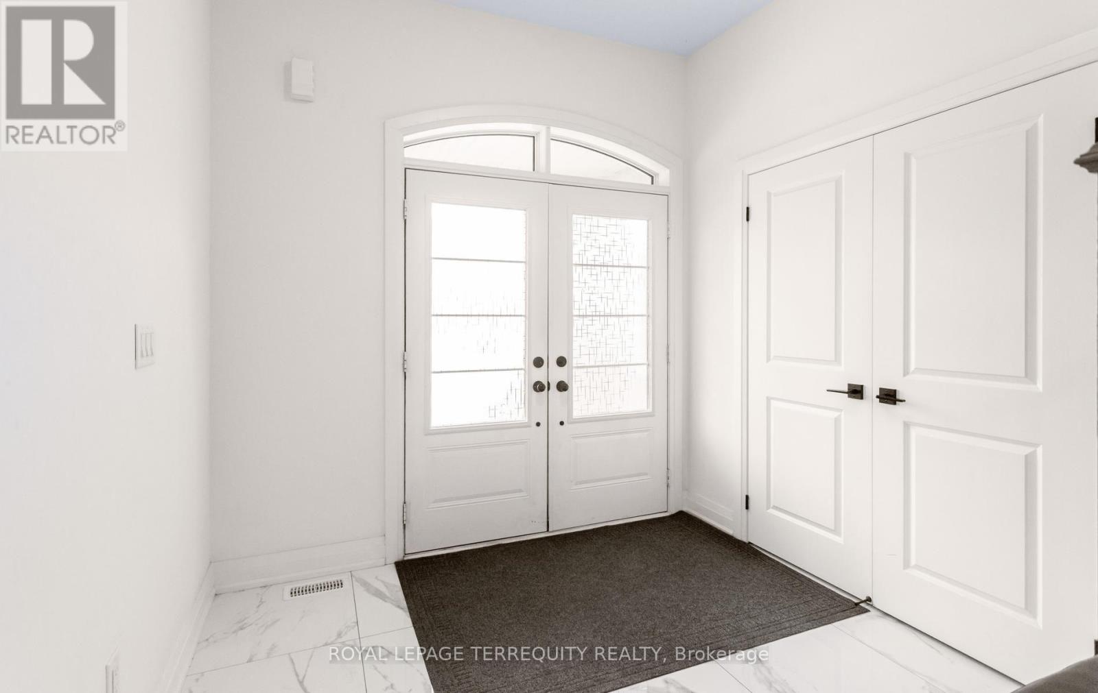 242 Factor Street Property Photo 4