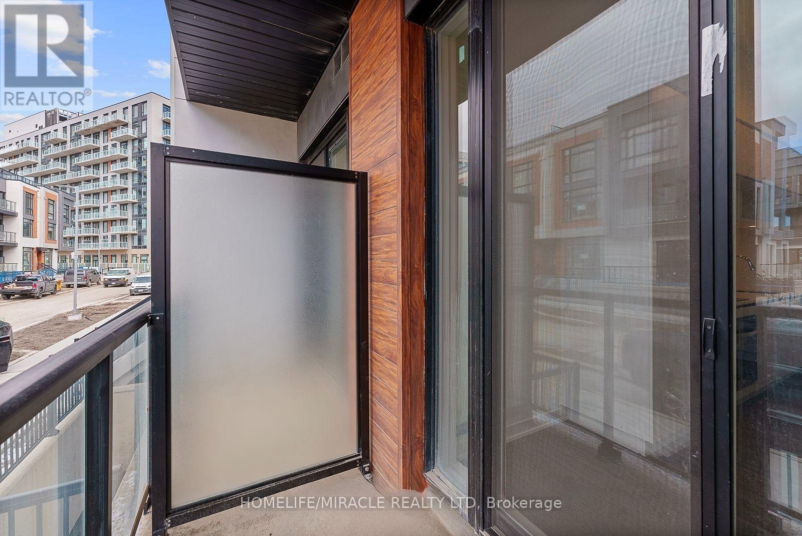 Th704 - 5 Steckley House Lane Property Photo 8