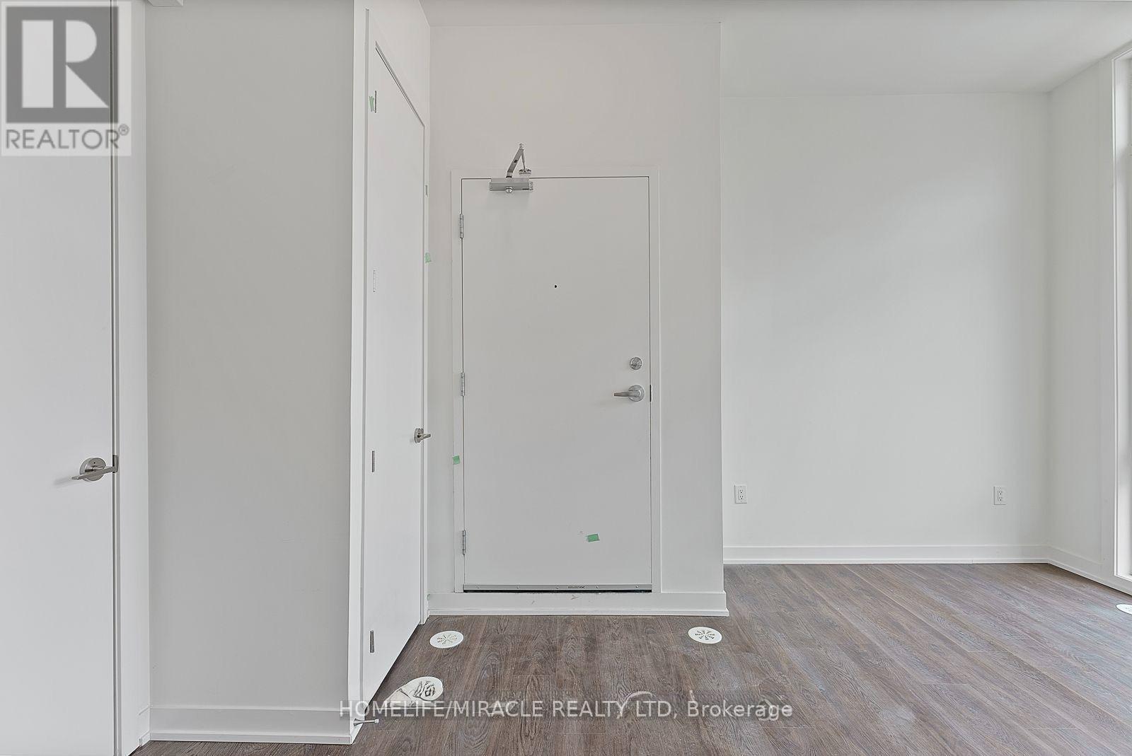 Th704 - 5 Steckley House Lane Property Photo 10
