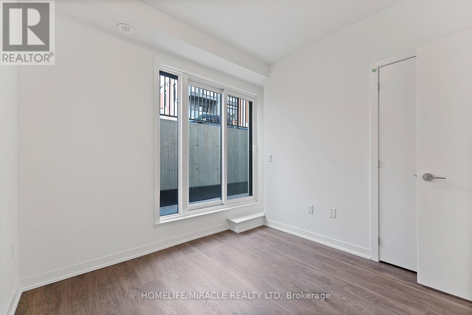 Th704 - 5 Steckley House Lane Property Photo 17