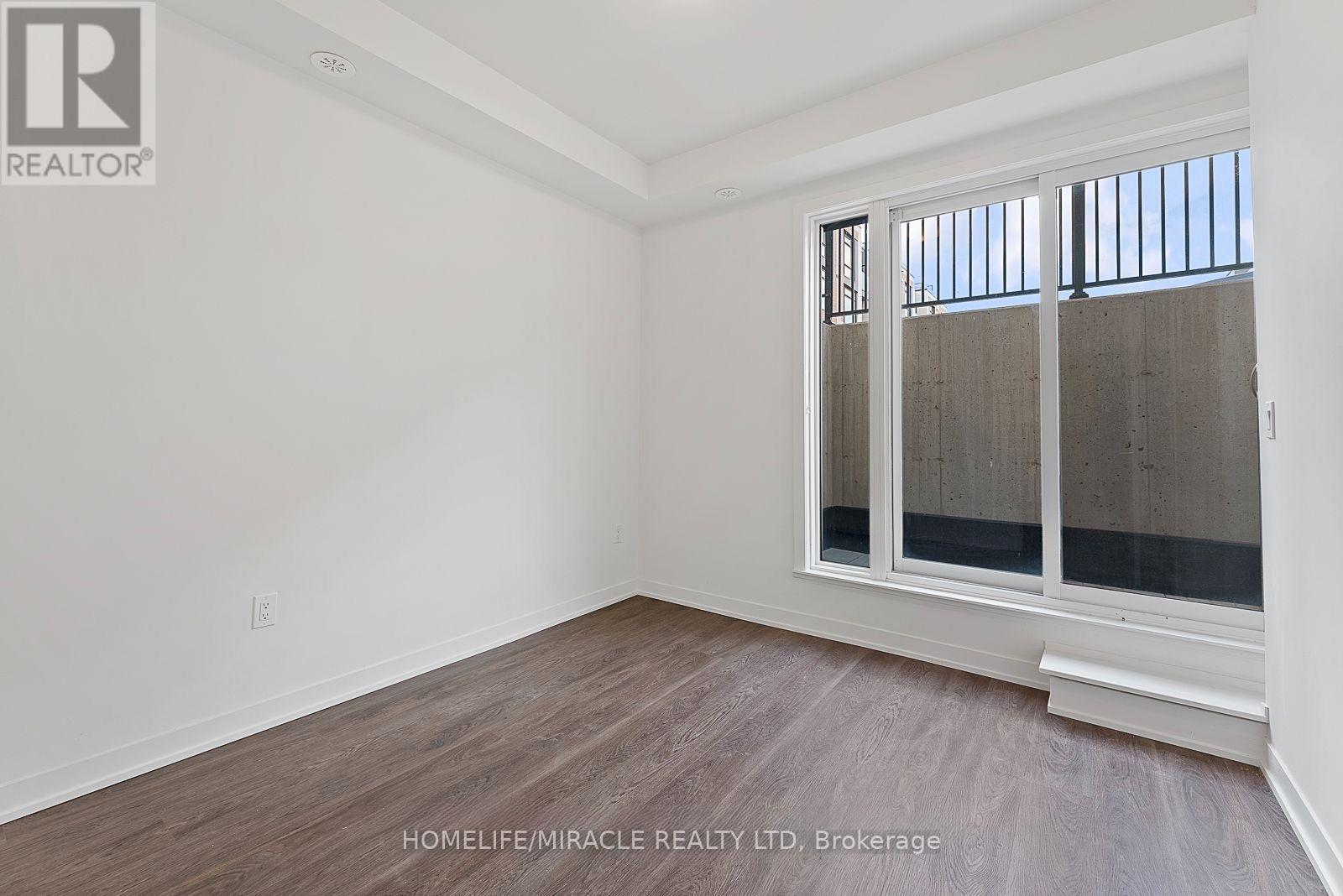 Th704 - 5 Steckley House Lane Property Photo 18