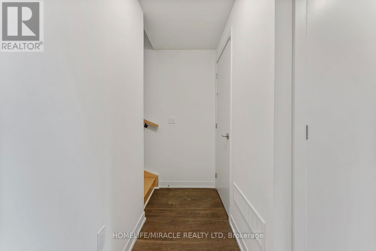Th704 - 5 Steckley House Lane Property Photo 23