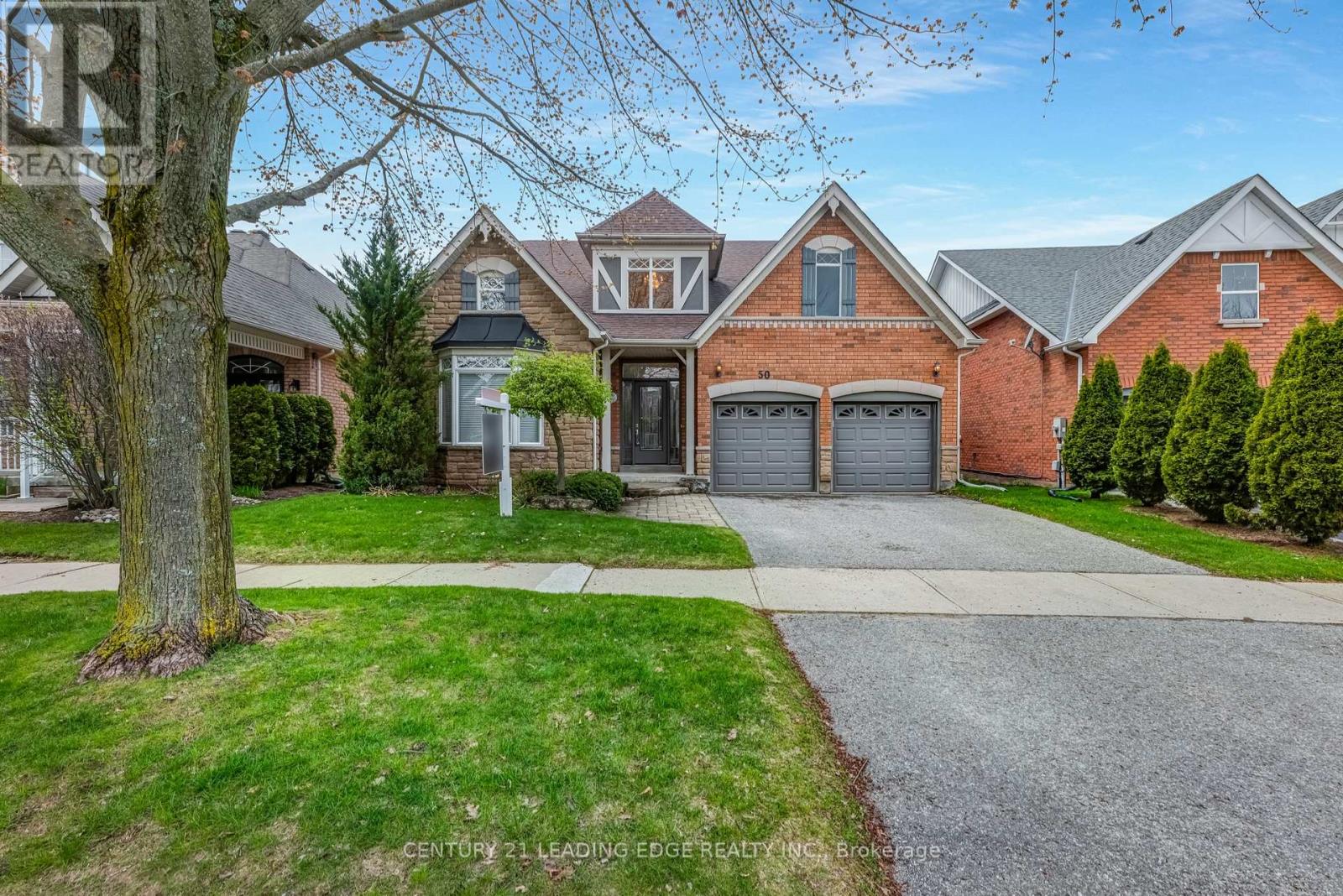 50 Button Crescent Property Photo 1
