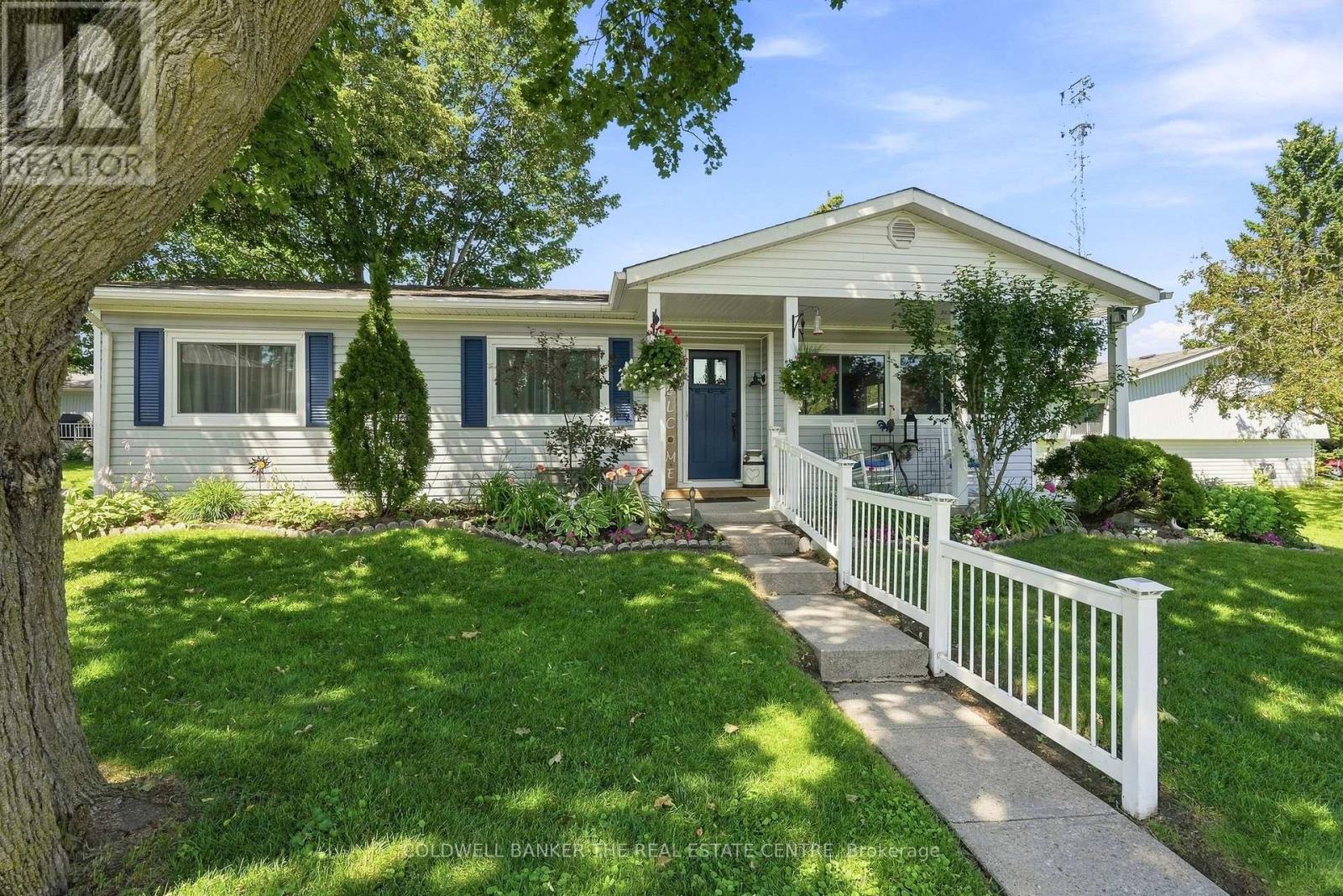 22 WESTERN AVENUE Property Photo 1