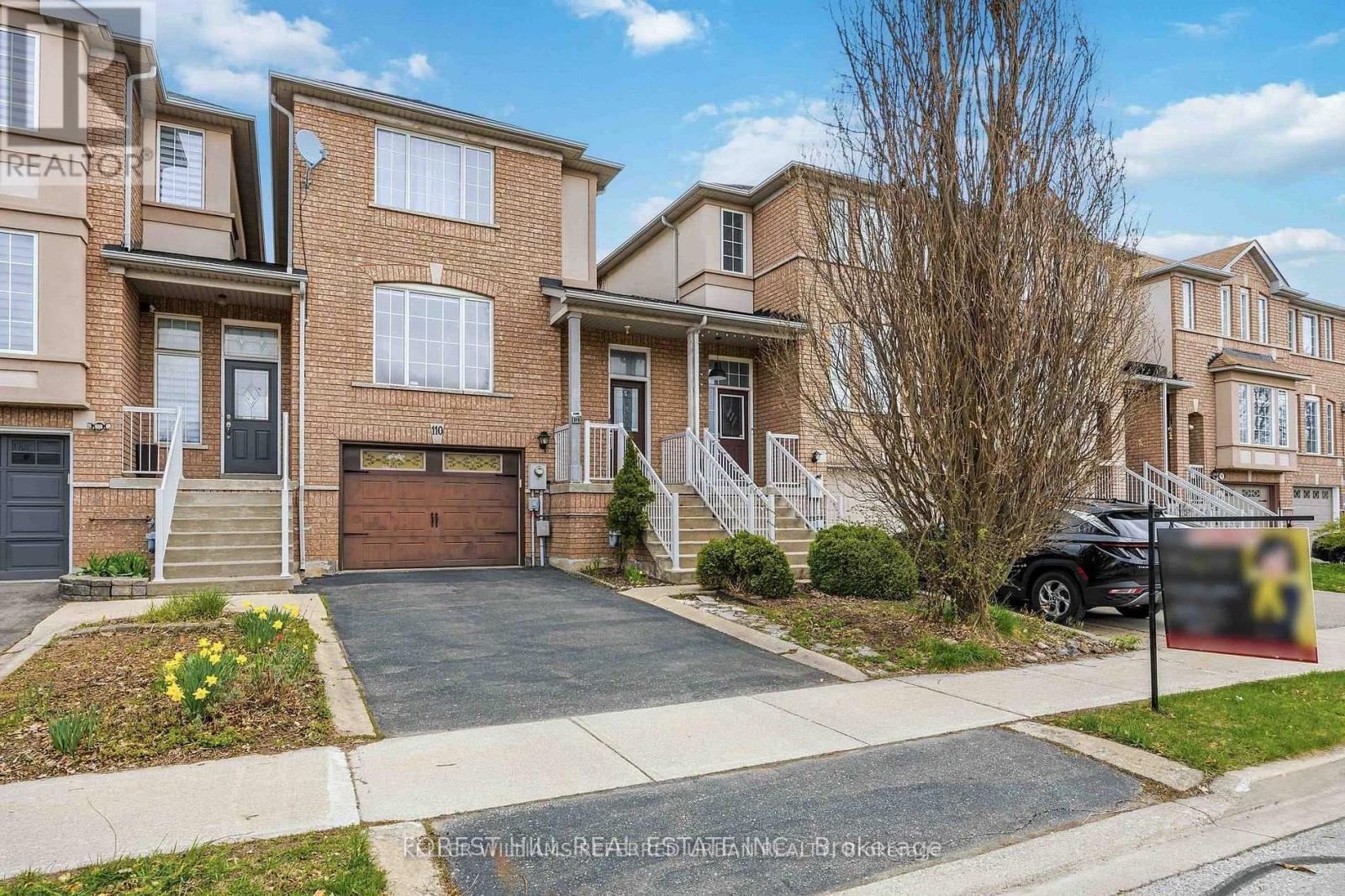 110 FOXFIELD CRESCENT Property Photo 1