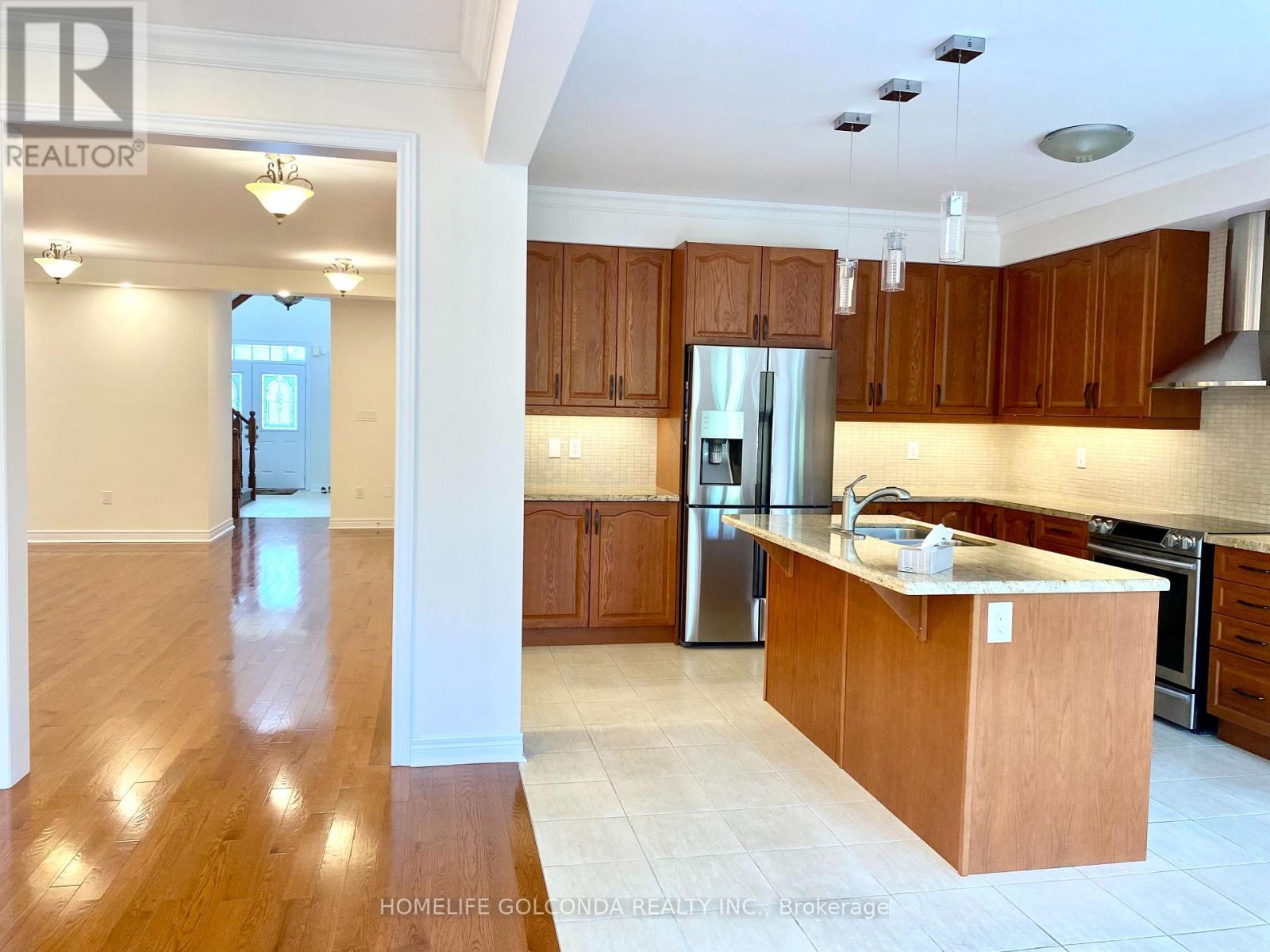 160 Chouinard Way Property Photo 11