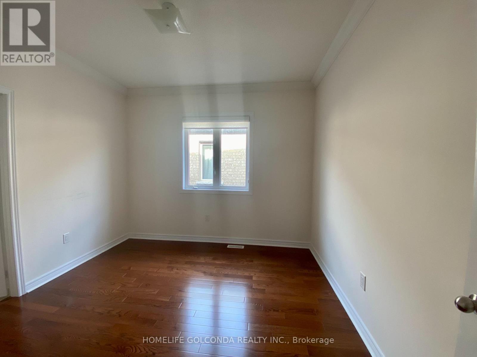 160 Chouinard Way Property Photo 16