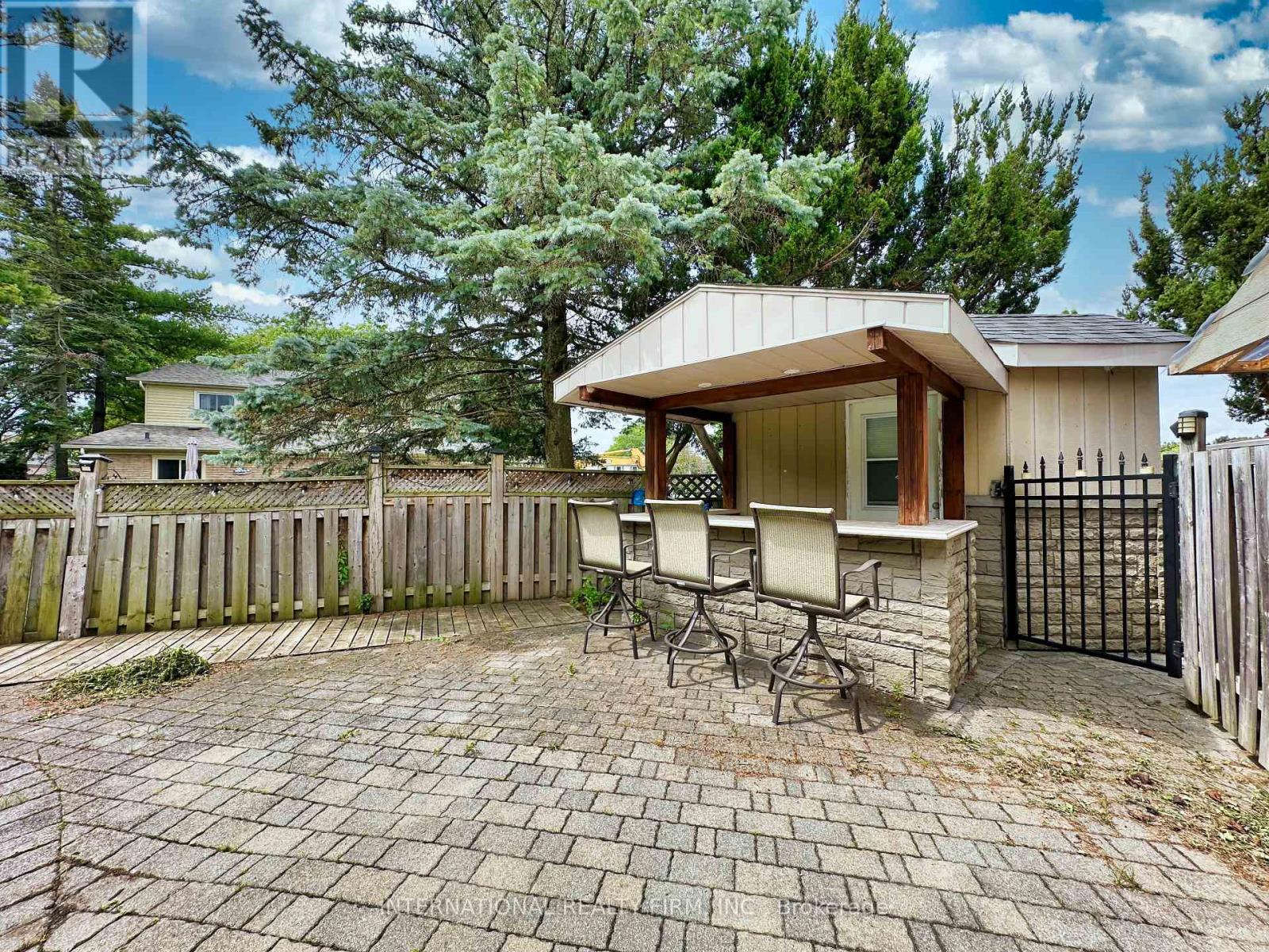 21 Mayvern Crescent Property Photo 6
