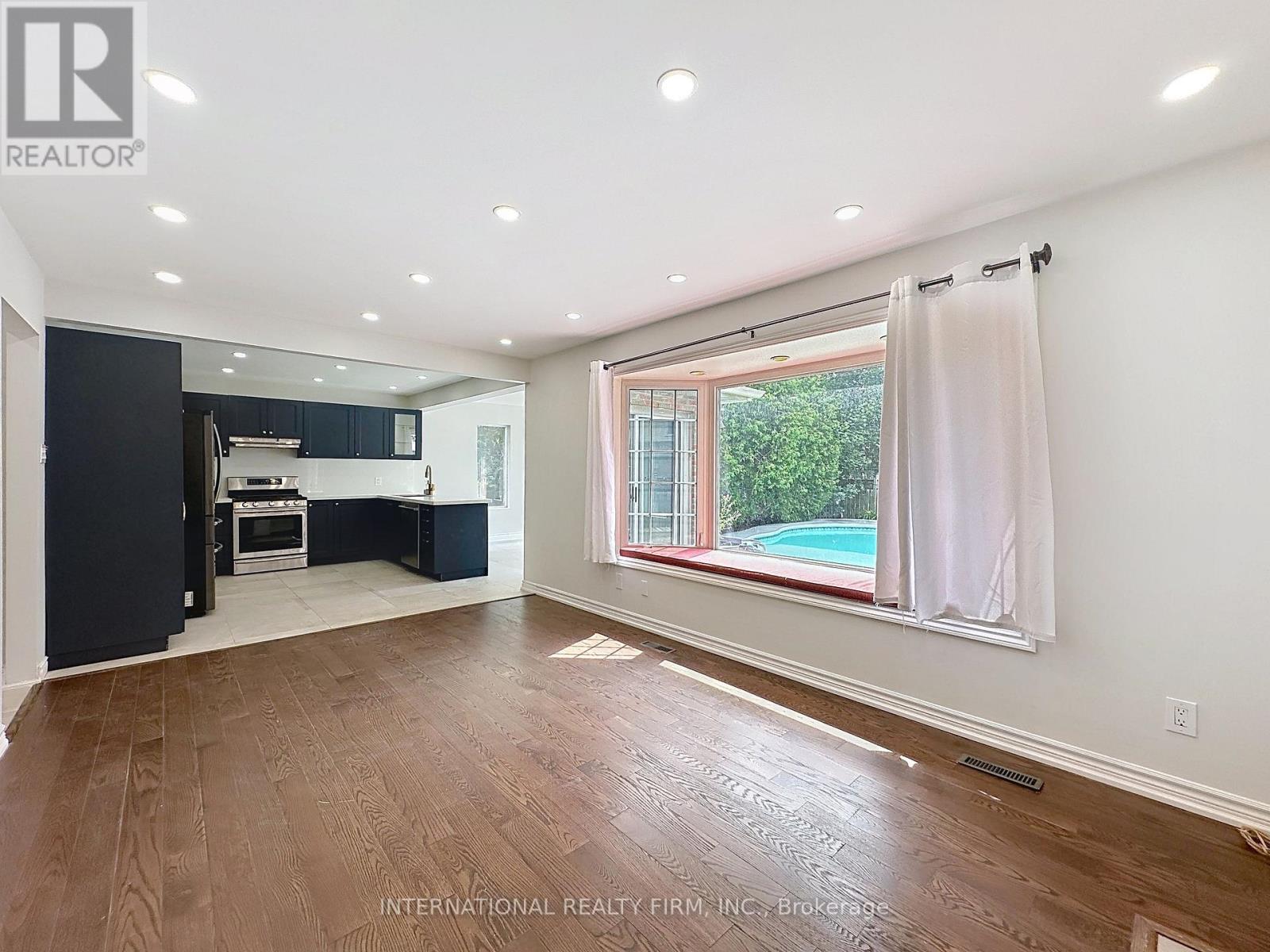 21 Mayvern Crescent Property Photo 18