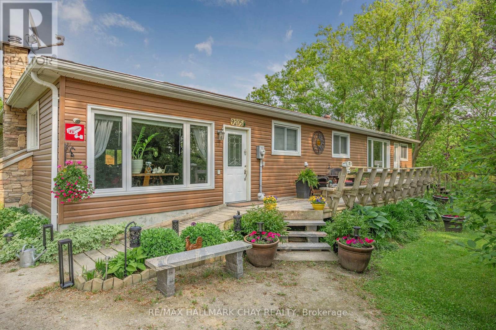 9205 Mckinnon Road Property Photo 10