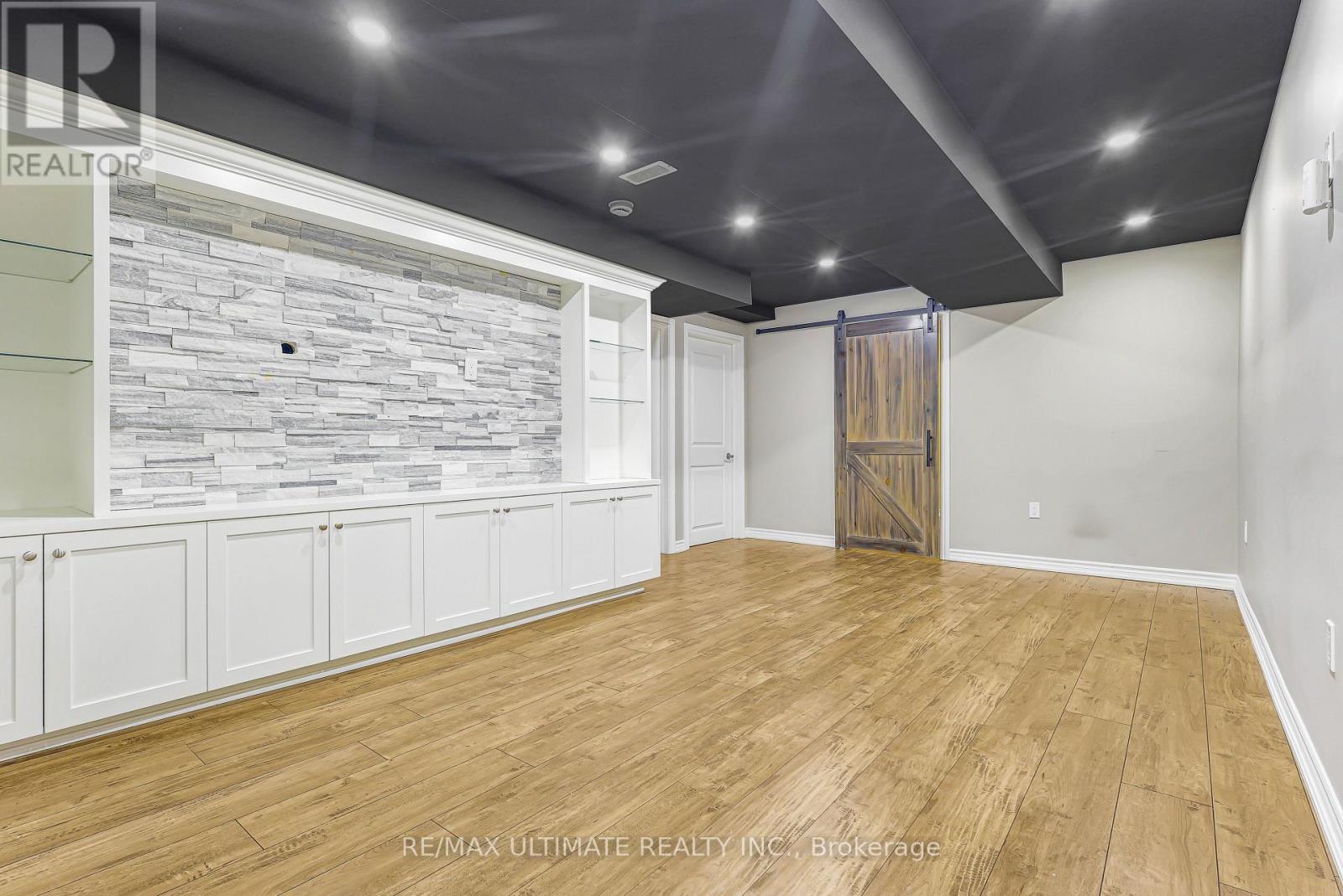 42 Walker Boulevard Property Photo 31