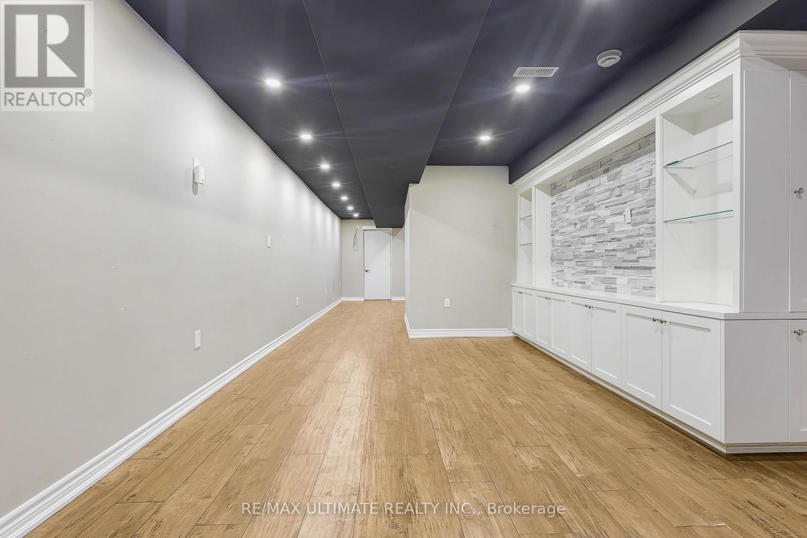 42 Walker Boulevard Property Photo 32